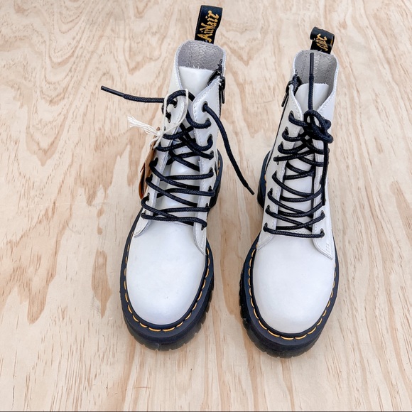 Dr. Martens White Jadon Platform 8 Eye Boots, size 5 - Picture 2 of 16